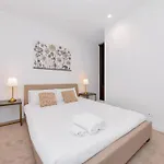 Convenient Location 1 Bedroom Apt In Cbd#2913