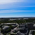 Deluxe 3 Bedroom Apartment In Southbank