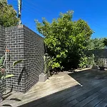 Pride Bentleigh Apartment With Private Garden