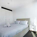 2Br Cbd Pad, City Views, Free Parking, Pool, Gym