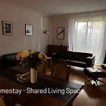 Homestay - Yarra River Boulevard - Private Room