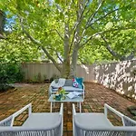 Romantic Retreat With Garden
