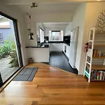 Heritage Charm In The Heart Of Bentleigh