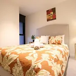 Dudley Cosy 2 Beds 2 Baths With Free Parking