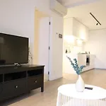 Dudley Cosy 2 Beds 2 Baths With Free Parking