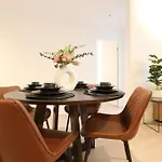 Luxury 2Bedroom2Bathroom Apartment At Mel Cbd