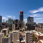 Stunning 1 Bedroom Apartment W Huge Balcony Next To Queen Vic Market