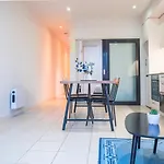 Stone\'S Throw To Mcg 1Br1Ba With Free Car Park