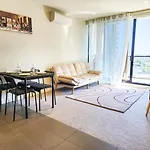 Modern 2-Bedrooms Apartment With Parking