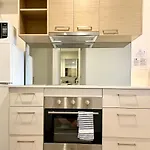Readyset Apartment At Charman
