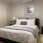Cosy Private Room Easy Access To City & Airport