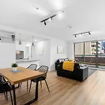 2-Bedroom Apartment In Paris End Of Melbourne Cbd