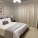 Cosy Private Room Easy Access To City & Airport