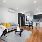 Cheerful Two Bedroom Townhouse With Secure Garage