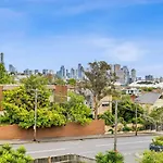 South Yarra Apartment With Stunning Views