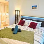Sweet Home Apartment North Melbourne