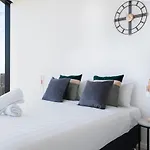 3Br 2Bath, Southbank, Stylish, Sea View