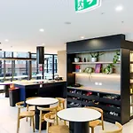 For Students Only - Prime Living At Victoria Market Studios In Melbourne