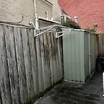 Cosy Studio With Courtyard In Vibrant Fitzroy!