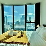 Top Location Apt With Strategyview Near Everything