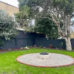 Beachside Charm With Garden - Short Walk To Train