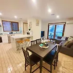 4Br Richmond Townhouse - Free Wifi-Parking-Netflix