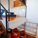 Tri-Level Townhouse In Prime North Melbourne