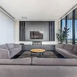 Premium Albert Park Grand Prix Apartment By Ready Set Host
