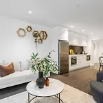 Comfort And Charm On Little Lonsdale