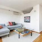 \'Melbourne Chic On Russell\' Cosy City Living