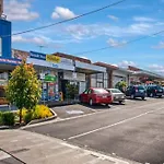*Promo!* 2-Min To Train Station!