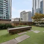 \'Rose Lane Retreat\' Discover Melbourne City Charm