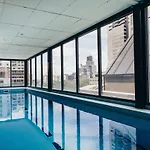 Modern Resort-Style Stay Near Queen Vic Market