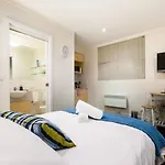 \'Ann Student Studio\' Queen Pad On Lygon Street