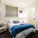 \'Ann Student Studio\' Queen Pad On Lygon Street