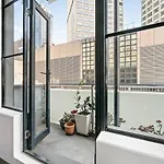 New York Style Loft On Flinders Lane With Parking