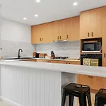 The Richmond House By Ready Set Stay