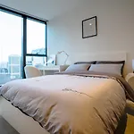 Cozy & Spacious 2B2B Apt In Cbd