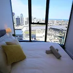 Glamorous 2Br Apt With Ocean & River Views & Free Parking