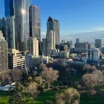 Melbcbd Central 1Br1Bth Gympool Nye Fireworks View