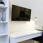 Simple On Swanston - A Central Student Accom Studio