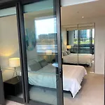 Wyndel Apartments Mel81306S