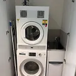 Wyndel Apartments Mel81306S