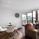Yarra River Retreat - A Central Gateway On Flinders