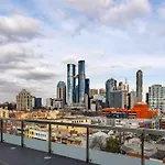 Vibrant !!! Stylish Open Big City View Balcony Family Friendly