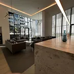 City Central Location, Parking And 2 Bed Apartment