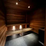 City Central Location, Parking And 2 Bed Apartment