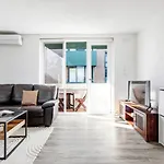 Bridport Rest - A Relaxed Albert Park Abode