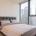 Cozy & Spacious 2B2B Apt In Cbd
