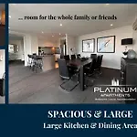 Platinum Luxury Stays The Grande Large 4 Brm 3 Bath Apt